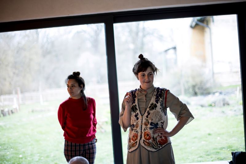 Bazaar Festival 2024 – performativní piknik (foto Vojtěch Brtnický)