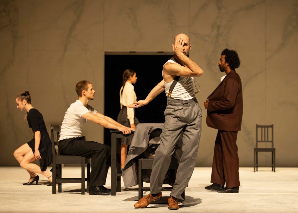 Bobbi Jene Smith, Celeste Oram – Marie & Pierre (foto Jubal Battisti, Theater Basel 2023)