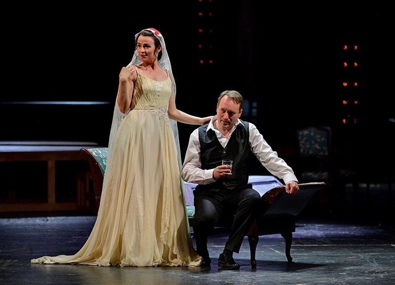 Bedřich Smetana: Dvě vdovy – Národní divadlo moravskoslezské; Lada Bočková, Martin Šrejma (foto Martin Popelář)