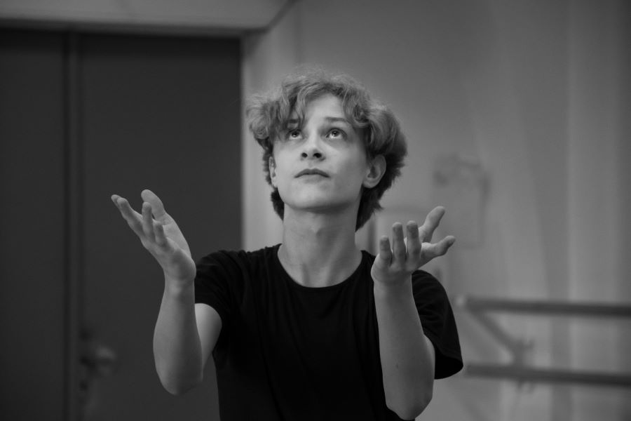 Bohemia Balet zkouší choreografii Do světa Malého prince (foto Adéla Amel Veselá)