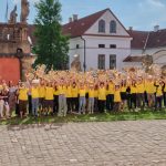 Společné foto účastníků Letních hornových kurzů 2021 v Broumově (foto Letní hornové kurzy Broumov)