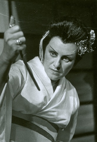 G.Puccini: Madam Butterfly - Zdeňka Diváková (Čo-Čo-San) - SD Ostrava 1953 (foto Jarmila Podbierová)