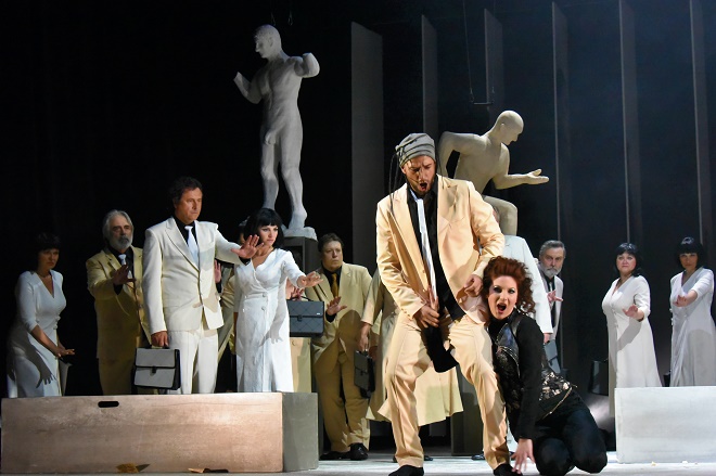 J.Massenet: Thaïs - Csaba Kotlár (Athanaël), Lívia Obruční Vénosová (Thaïs) a sbor - DFXŠ Liberec 2016 (foto Petr Našic)