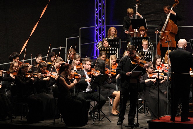 Orchestr mladých českých hráčů z Orchestrální akademie České filharmonie v Kutné Hoře - 27. 9. 2016 (foto Česká filharmonie / René Svoboda)