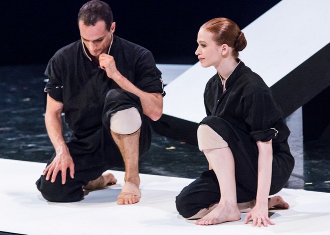 Cacti - chor. Alexander Ekman - Jiří Bubeníček a Sarah Hay (foto Ian Whalen)