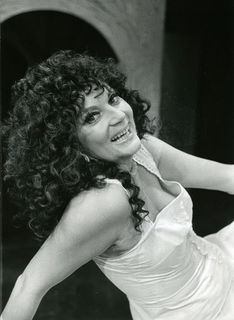 G.Bizet: Carmen - Iva Malinová (Carmen) - DJKT Plzeň 1990 (foto archiv DJKT Plzeň)