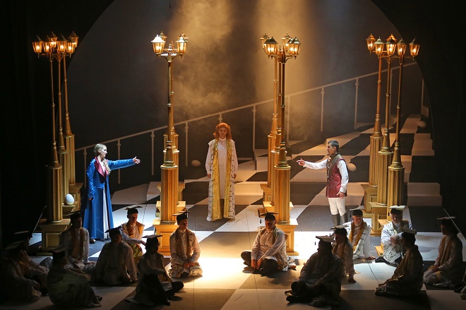 W. A. Mozart: Čarovná flauta - Michaela Popik Kušteková (Pamina), Ivan Zvarík (Sarastro), Dušan Šimo (Tamino) - Štátna opera Banská Bystrica 2016 (foto Jozef Lomnický)
