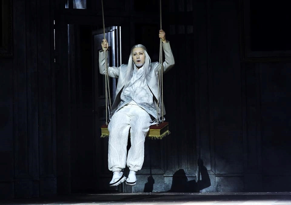 Sergej Prokofjev: Láska ke třem pomerančům – Jan Hnyk coby Celio (zdroj Národní divadlo, foto Ilona Sochorová)