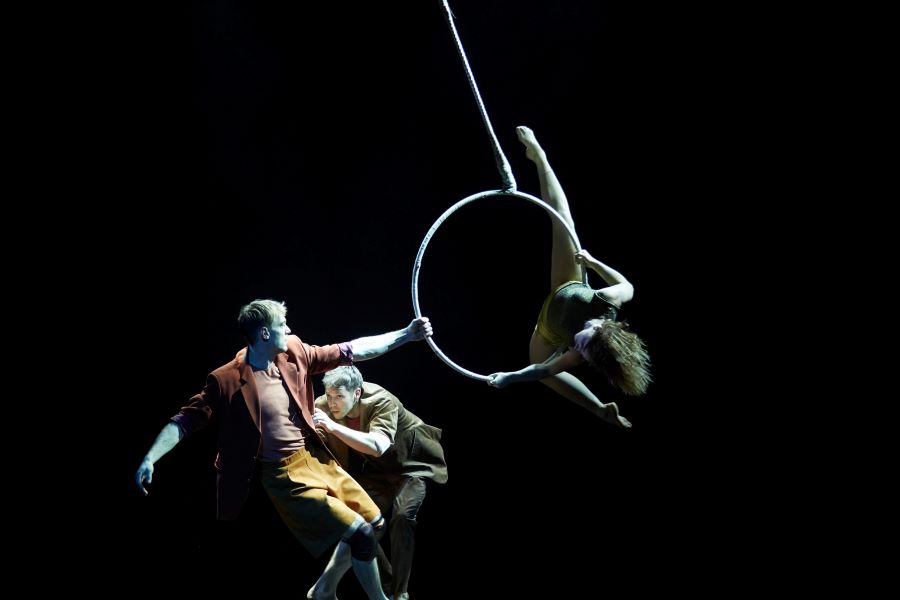 Circo Aero: in_between (foto Andy Phillipson)