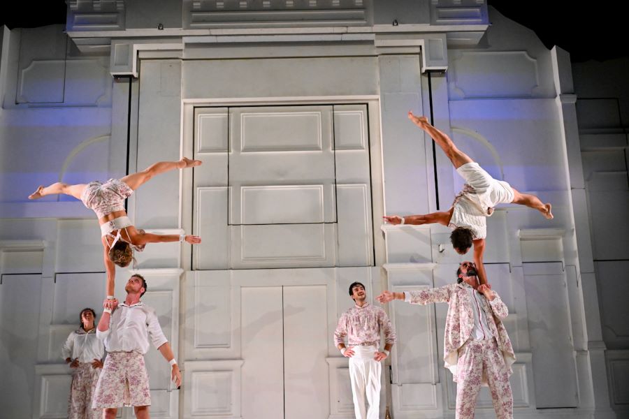 Cirque Le Roux – Entre Chiens et Louves (foto František Ortmann, Letní Letná 2024)