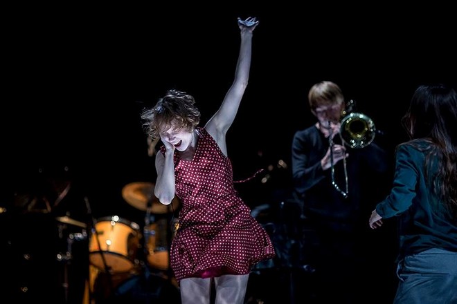 Constellations I. Before I Say Yes - choreografie M. Vacovská a P. Boháč - Ponec 2016 (foto Vojtěch Brtnický)