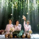 Jihočeské divadlo, Wolfgang Amadeus Mozart, Così fan tutte: Lucie Kaňková, Zuzana Benešová, Dana Šťastná (foto Petr Zikmund)