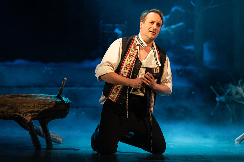 Bedřich Smetana: Hubička, Divadlo F. X. Šaldy Liberec – Martin Šrejma (foto Daniel Dančevský)