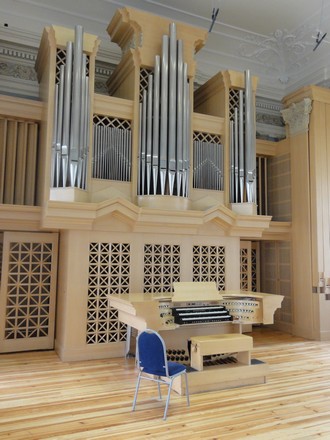 Sál Martinů – Lichtenštejnský palác, HAMU v Praze – varhany (foto archiv autora)