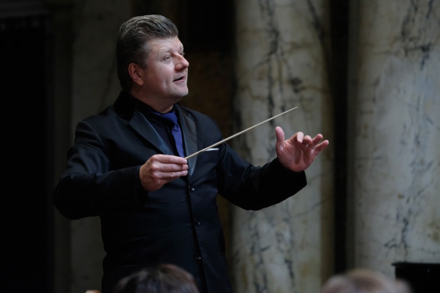 Zahajovací koncert 4. ročníku mezinárodního hudebního festivalu Živé pohraničí / Lebendes Grenzland: – Radek Baborák, 8. července 2022 (zdroj Západočeský symfonický orchestr Mariánské Lázně, foto Jiří Pužej)