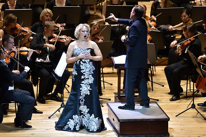 Meditation - Elina Garanča, Karel Mark Chichon, PKF-Prague Philharmonia - Praha 26.10.2016 (foto Petr Dyrc)