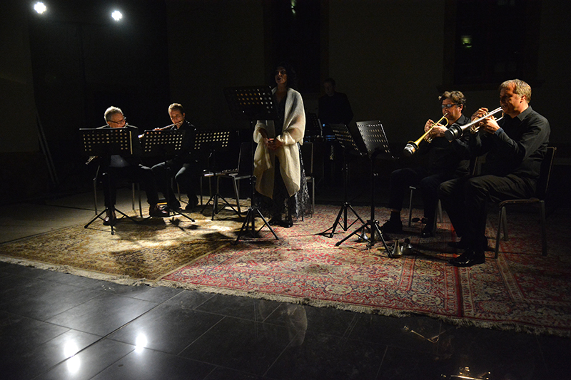 MusicOlomouc: Ostravská banda, 13. listopadu 2023, Umělecké centrum Univerzity Palackého, Atrium (foto Petra Kožušníková)