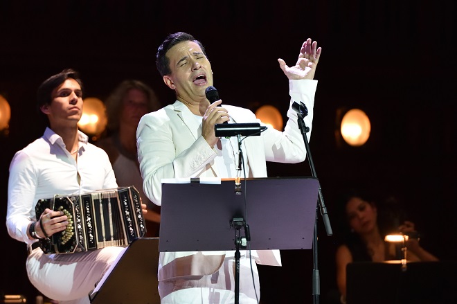 Rojotango - Claudio Constantini, Erwin Schrott - Praha 5.12.2016 (foto © Petr Dyrc)