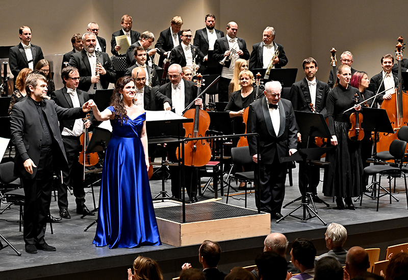 Závěrečný koncert Janáčkovy filharmonie Ostrava, 18. května 2023 – Andrej Borejko, Václava Krejčí Housková, Richard Novák a Janáčkova filharmonie Ostrava (foto Martin Straka)