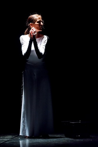 That which moves forward… - Dagmar Spain / Dance Imprints 2015 (foto Kaja Curtis)