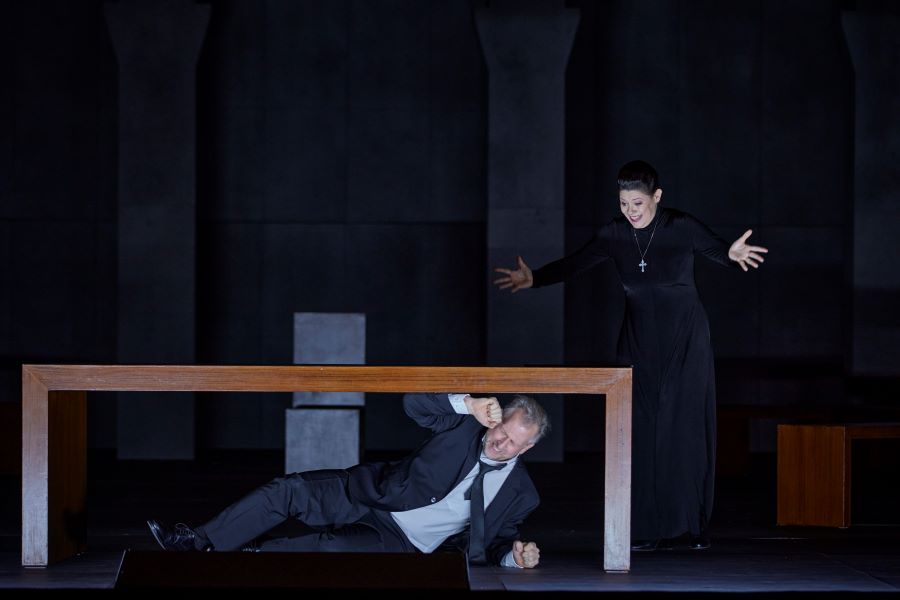 Detlev Glanert: Židovka z Toleda (Die Jüdin von Toledo) – Christoph Pohl, Tanja Ariane Baumgartner, Semperoper Dresden, premiéra 10. února 2024 (Semperoper Dresden, foto Ludwig Olah)