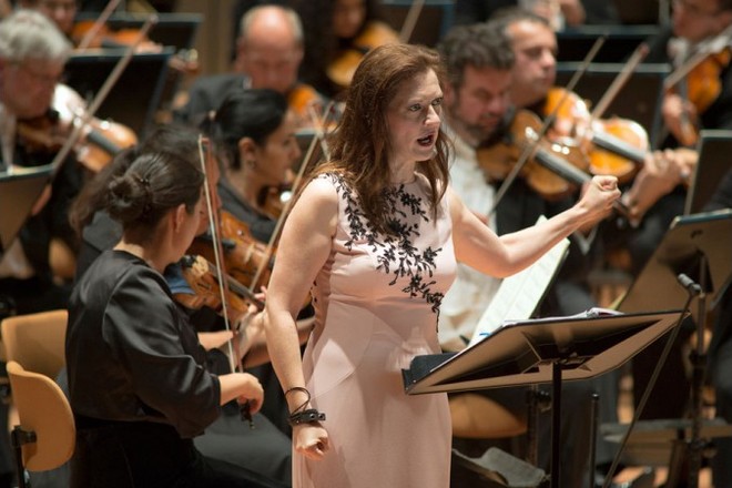 Giacomo Meyerbeer: Dinorah ou Le Pardon de Ploërmel (koncertní provedení) - Patrizia Ciofi (foto Bettina Stöss)
