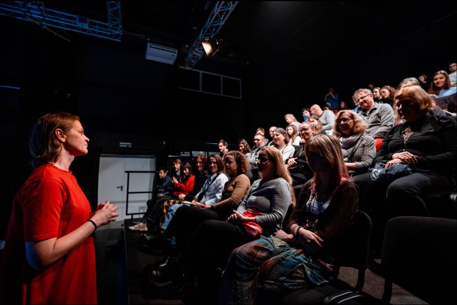 Divadlo Štúdio tanca, Lucia Kašiarová (foto Martin Dubovský)