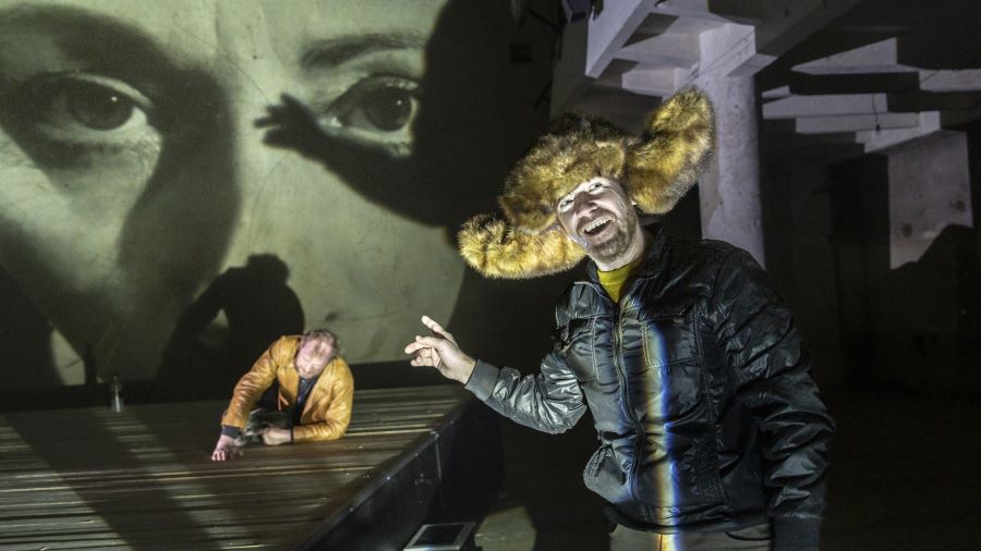 Divadlo X10 – Moskoviáda (foto Patrik Borecký)