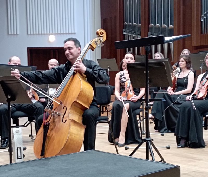 Do hlubin, 12. června 2023 – Roman Patkoló a Komorní filharmonie Pardubice (zdroj Komorní filharmonie Pardubice) - 3-.jpg
