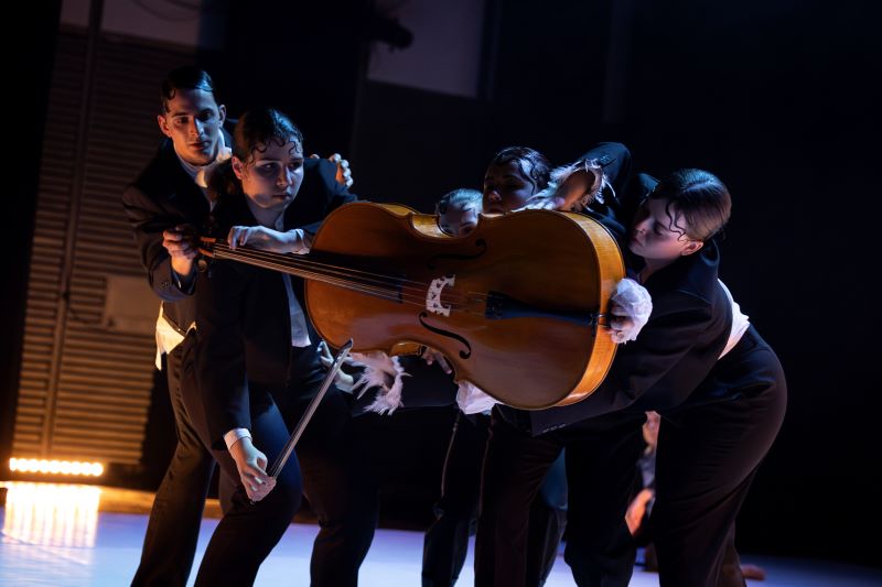 Dočasná Company, Michaela Dzurovčínová – Out of Control (foto Anna Benháková)