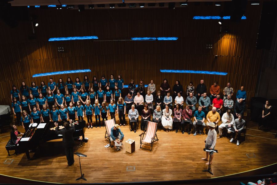 Dětský sbor Radost Praha, Pražský filharmonický sbor (zdroj Pražský filharmonický sbor)