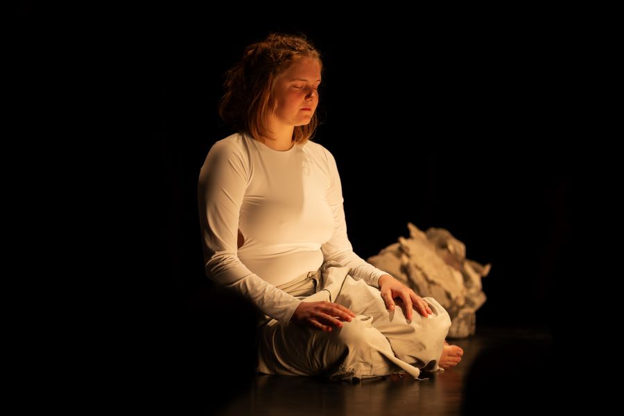 Emergency Dances, Daniela Kolková – Vrásnění (foto Romana Kovacs)