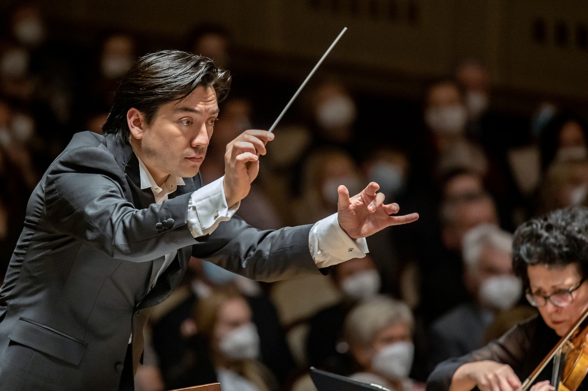 Eugene Tzigane a Symfonický orchestr hl. m. Prahy FOK (foto Petr Dyrc)
