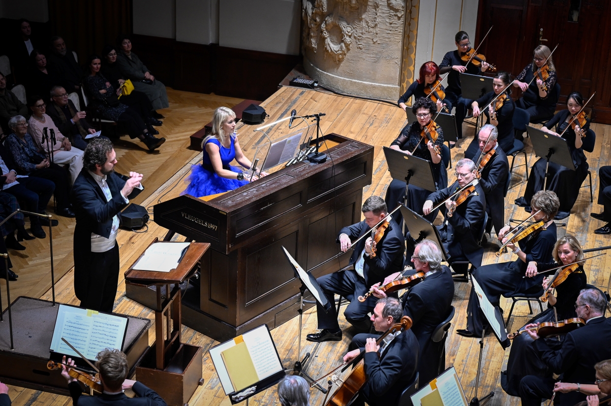 Adventní koncert pro UNICEF: Tomáš Brauner, Katta, Symfonický orchestr hl. m. Prahy FOK, 6. prosince 2023, Obecní dům, Praha (zdroj Symfonický orchestr hl. m. Prahy FOK, foto Ivan Malý)