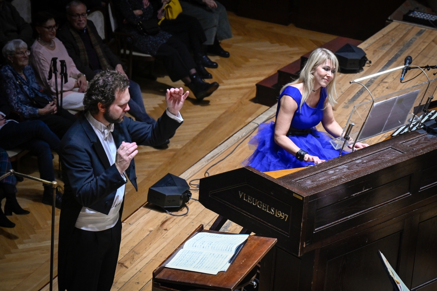 Adventní koncert pro UNICEF: Tomáš Brauner, Katta, 6. prosince 2023, Obecní dům, Praha (zdroj Symfonický orchestr hl. m. Prahy FOK, foto Ivan Malý)