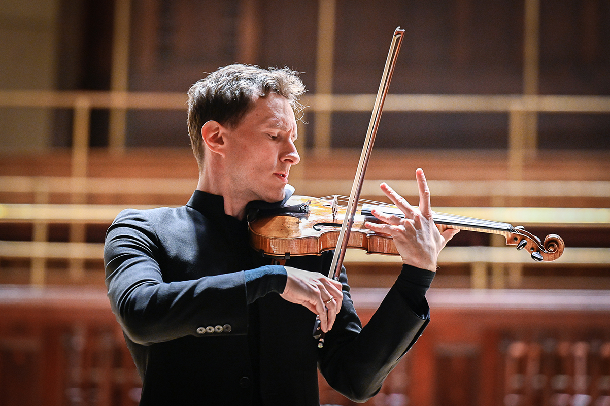 Symfonický orchestr hlavního města Prahy FOK: Josef Špaček, 7. února 2024, Obecní dům, Smetanova síň – Josef Špaček (foto Ivan Malý)