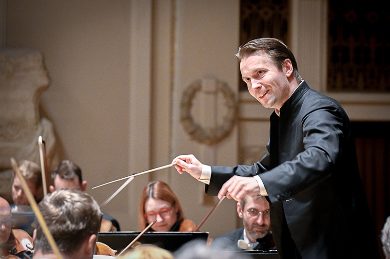 Symfonický orchestr hlavního města Prahy FOK: Josef Špaček, 7. února 2024, Obecní dům, Smetanova síň – Pietari Inkinen a Symfonický orchestr hlavního města Prahy FOK (foto Ivan Malý)