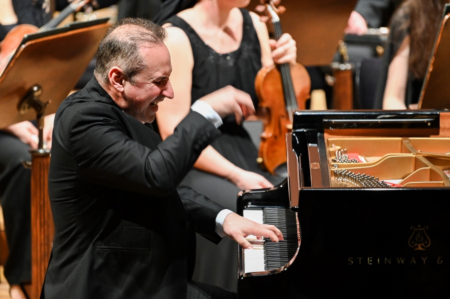 Rachmaninov. Šostakovič: Simon Trpčeski, 19. března 2023, Dvořákova síň Rudolfina (zdroj PKF – Prague Philharmonia)