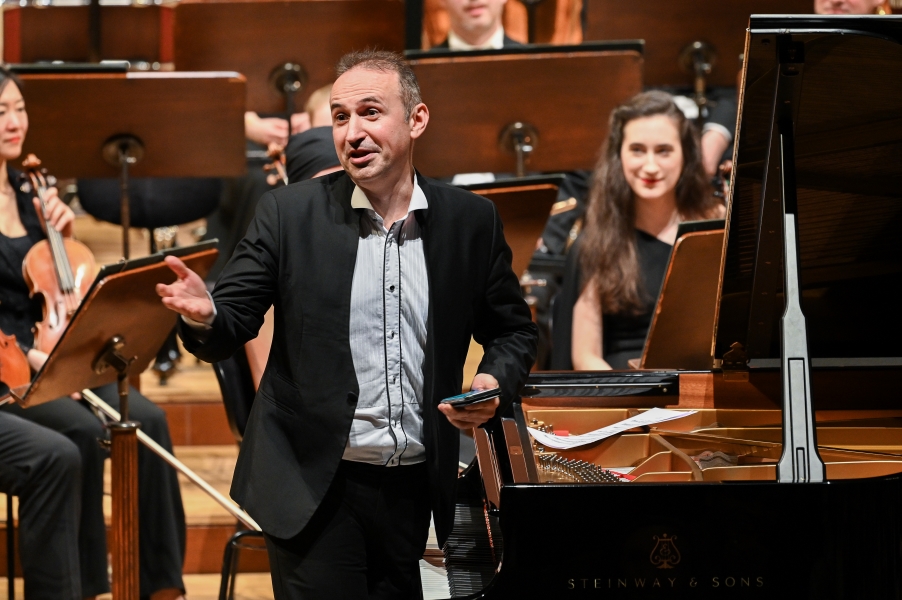 Rachmaninov. Šostakovič: Simon Trpčeski, 19. března 2023, Dvořákova síň Rudolfina (zdroj PKF – Prague Philharmonia)