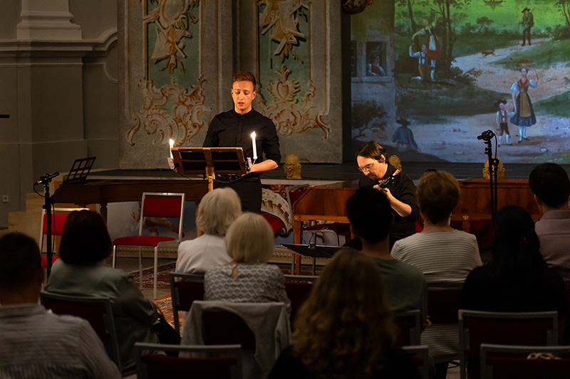 Festival Baroko – František Max Kníže: Písně pro jeden hlas při kytaře, 5. června 2024, Vlastivědné muzeum v Olomouci – Ondřej Benek a Jan Tuláček (foto Michal Málek)