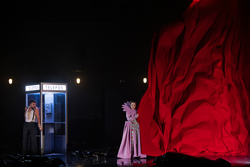Béla Bartók: Modrovousův hrad, Moravské divadlo Olomouc – Jiří Přibyl, Barbora Řeřichová (foto Tereza Hrubá)
