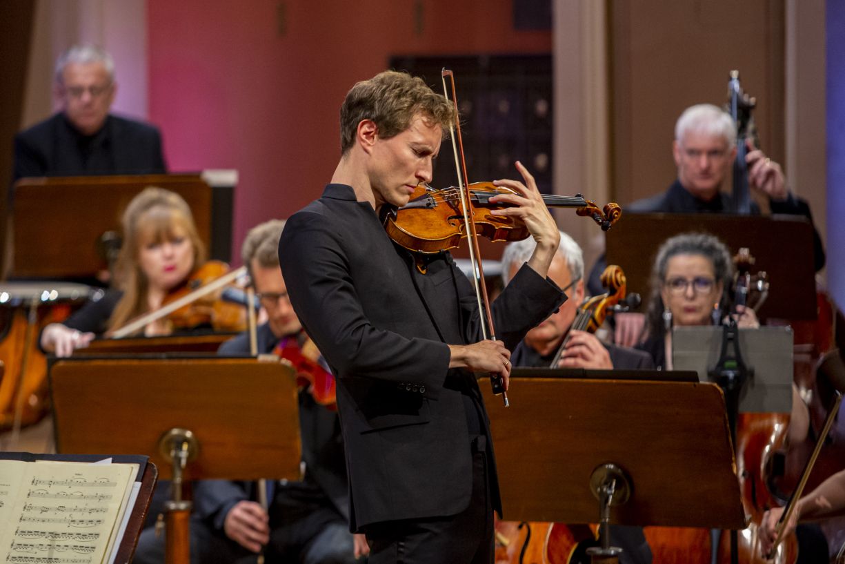 Josef Špaček a Academy of St Martin in the Fields - Dvořákova Praha 2021 (foto Dvořákova Praha)