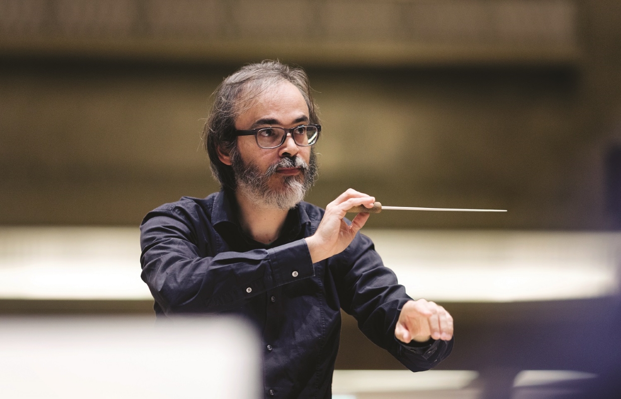 Ilan Volkov (foto Astrid Ackermann)