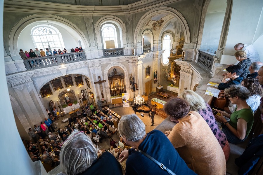 Za poklady Broumovska: Koncert lektorů Letních hornových kurzů – Jens Plückner, 6. srpna 2022 (foto Libor Dadák)