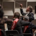 Koncert ke dni studentstva: Tomáš Netopil, Janáčkova filharmonie Ostrava, 17. listopadu 2023, Kino Vesmír, Ostrava (zdroj Janáčkova filharmonie Ostrava, foto Petr Hrubeš)