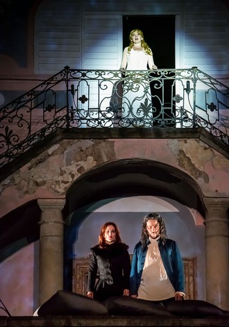 Antonín Dvořák: Rusalka - Jana Šrejma Kačírková (Rusalka), Jolana Fogašová (Ježibaba/Cizí kněžna), Štefan Kocán (Vodník) - Otáčivé hlediště Český Krumlov 2014 (foto Michal Siroň)