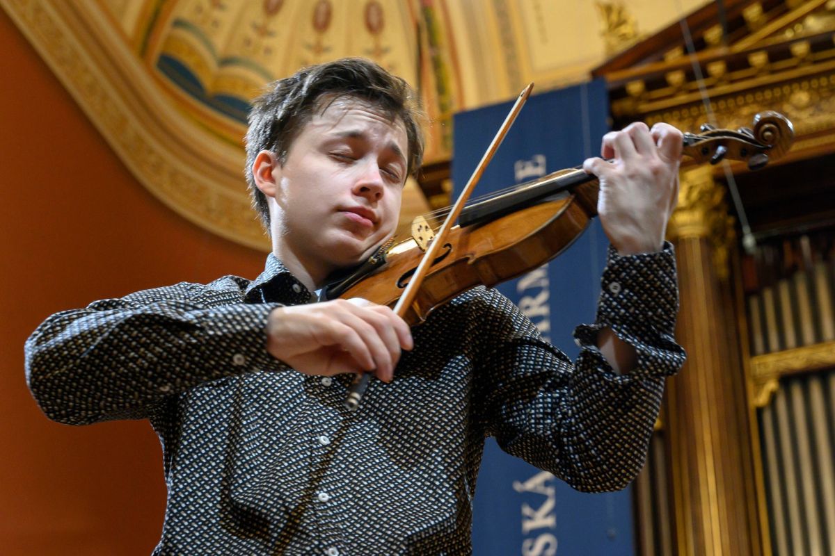 Jean Sibelius: Koncert pro housle a orchestr d moll – Johan Dalene, 8. prosince 2022 (zdroj Česká filharmonie)