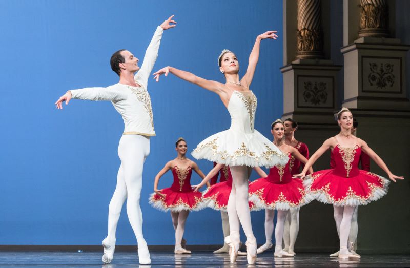Jiří Bubeníček a Alice Mariani (G. Balanchine, Theme and Variations, foto Ian Whalen)