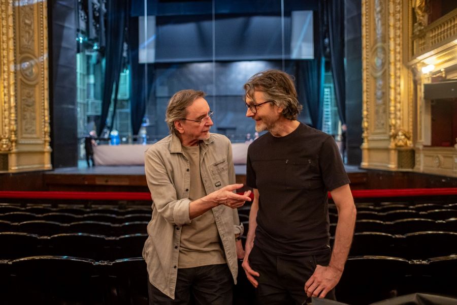 Jiří Kylián a filmový režisér Boris Paval Conen v Národním divadle při zkoušce (foto Martin Divíšek)