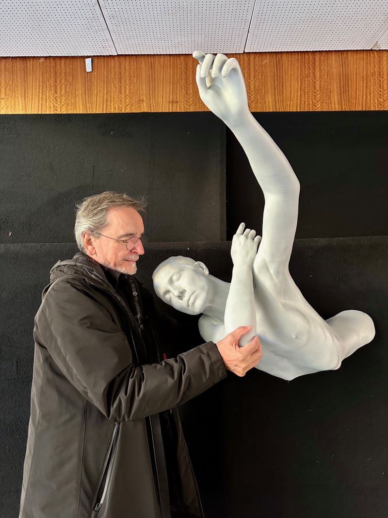 Jiří Kylián a prototyp sochy (Valentina Scaglia), foto archiv ND